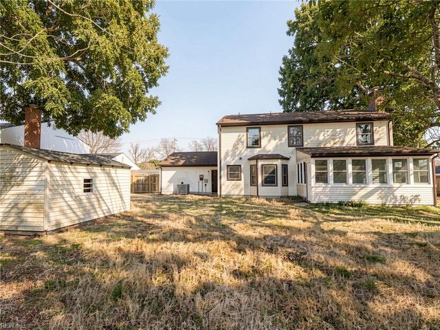 251 S Parliament DR, Virginia Beach, VA 23462