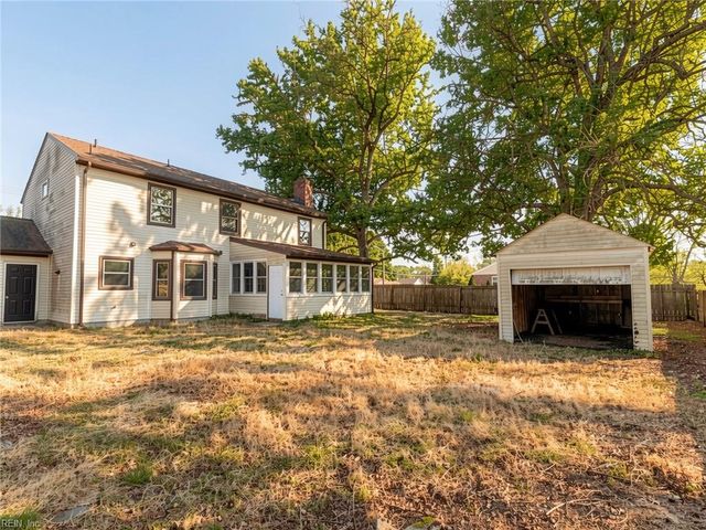 251 S Parliament DR, Virginia Beach, VA 23462