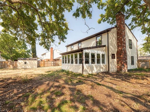 251 S Parliament DR, Virginia Beach, VA 23462