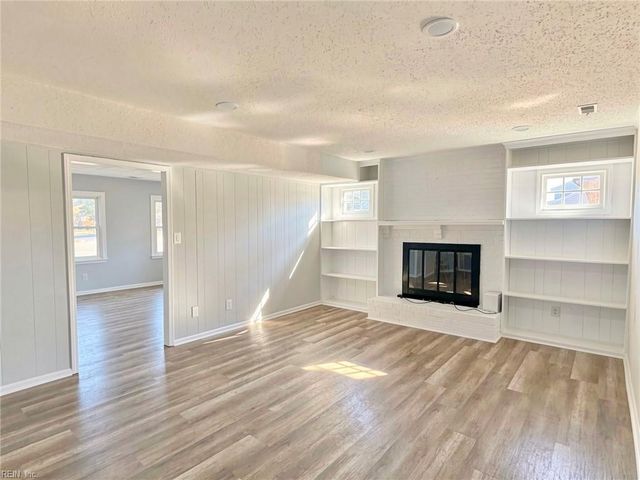 251 S Parliament DR, Virginia Beach, VA 23462