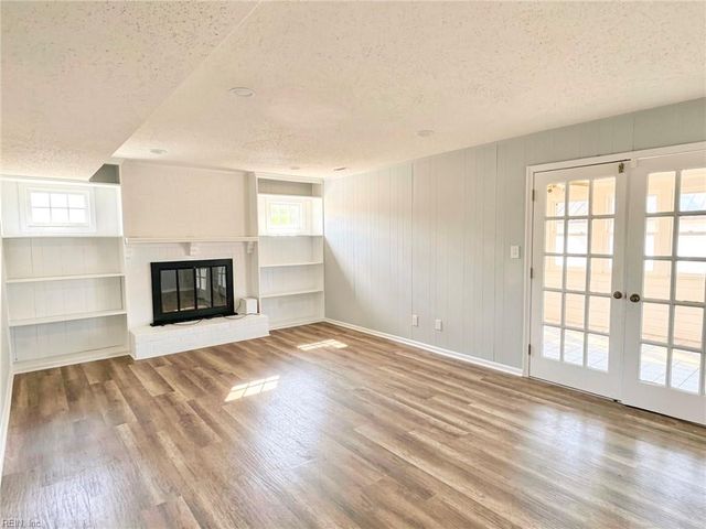 251 S Parliament DR, Virginia Beach, VA 23462