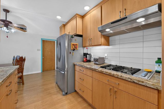 7056 Amherst St, Sacramento, CA 95822