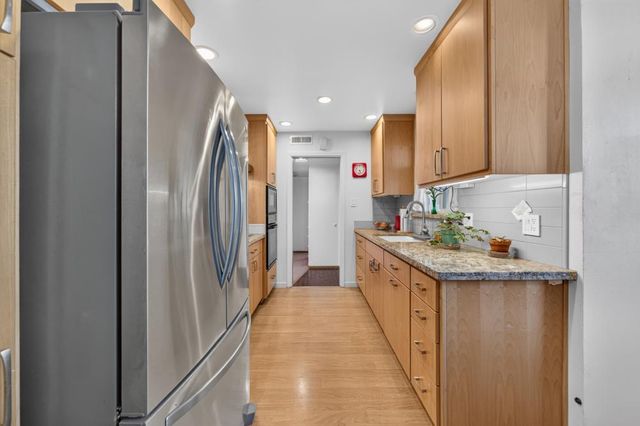 7056 Amherst St, Sacramento, CA 95822