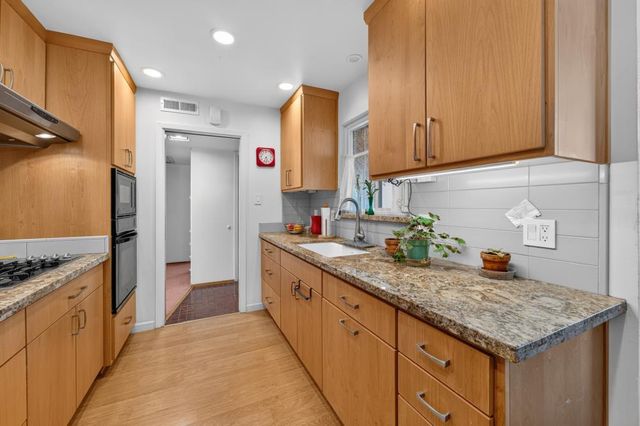 7056 Amherst St, Sacramento, CA 95822