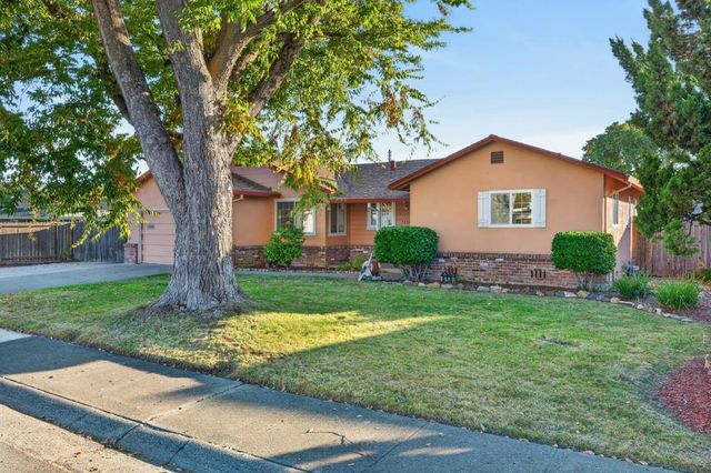 7056 Amherst St, Sacramento, CA 95822