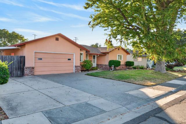 7056 Amherst St, Sacramento, CA 95822