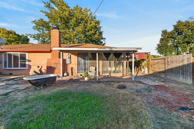 7056 Amherst St, Sacramento, CA 95822