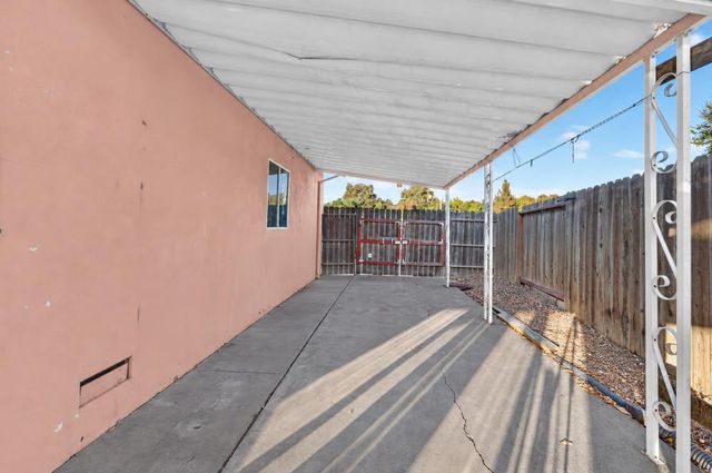 7056 Amherst St, Sacramento, CA 95822