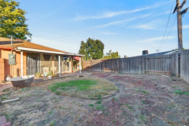 7056 Amherst St, Sacramento, CA 95822
