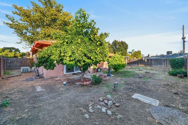 7056 Amherst St, Sacramento, CA 95822
