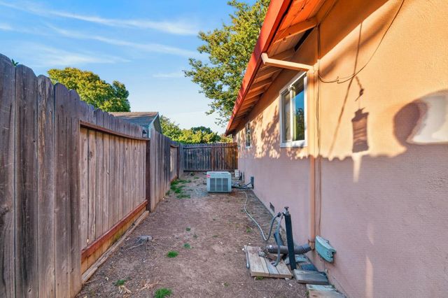 7056 Amherst St, Sacramento, CA 95822