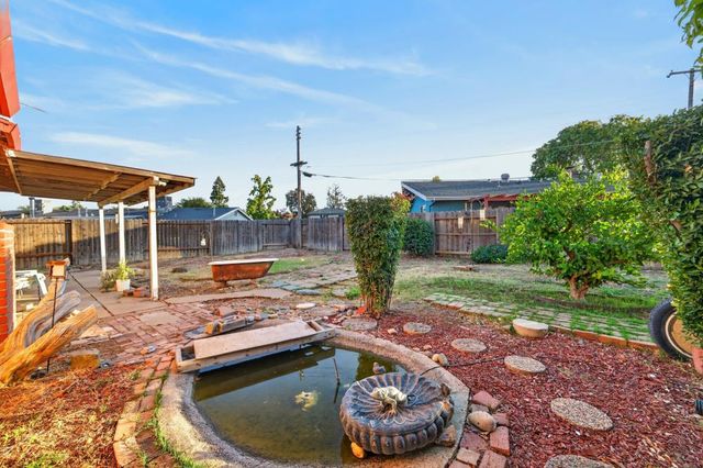 7056 Amherst St, Sacramento, CA 95822