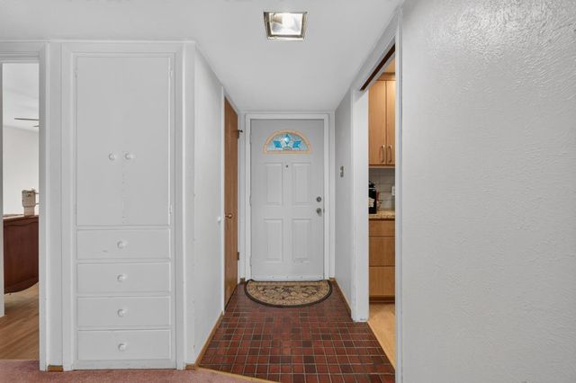 7056 Amherst St, Sacramento, CA 95822