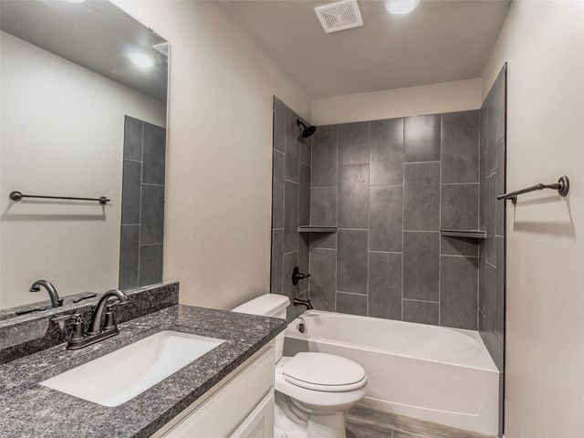 104656 S Pimlico Pass, Mcloud, OK 74851