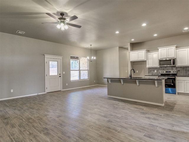104656 S Pimlico Pass, Mcloud, OK 74851
