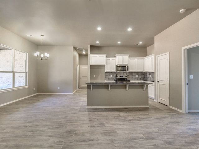 104656 S Pimlico Pass, Mcloud, OK 74851