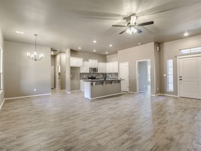 104656 S Pimlico Pass, Mcloud, OK 74851