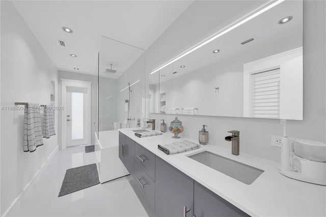 10705 SW 128th Terrace, Miami, FL 33176