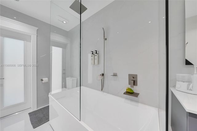 10705 SW 128th Terrace, Miami, FL 33176