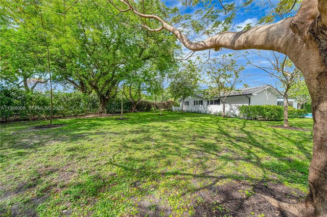 10705 SW 128th Terrace, Miami, FL 33176