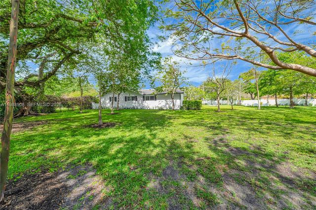 10705 SW 128th Terrace, Miami, FL 33176
