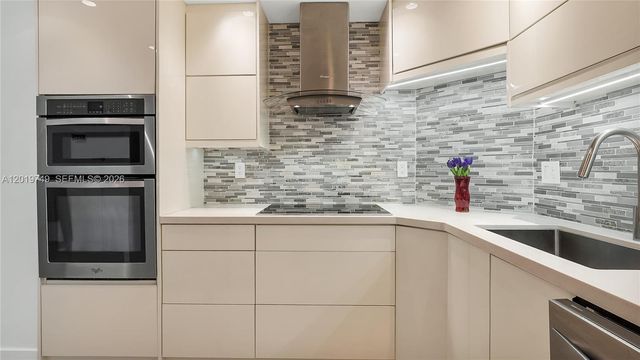 300 Bayview Dr 307, Sunny Isles Beach, FL 33160