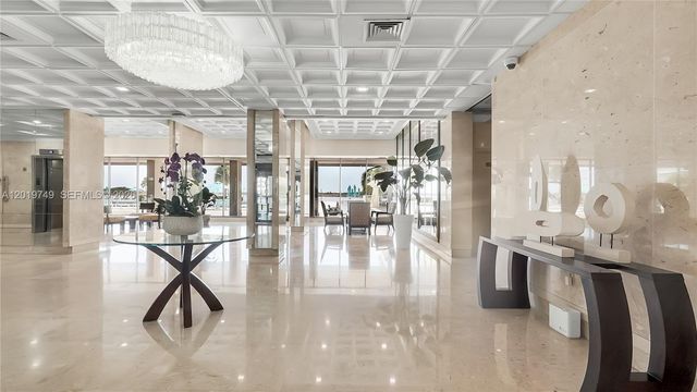 300 Bayview Dr 307, Sunny Isles Beach, FL 33160