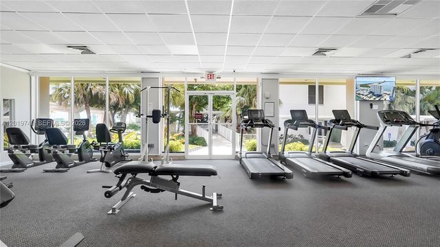 300 Bayview Dr 307, Sunny Isles Beach, FL 33160