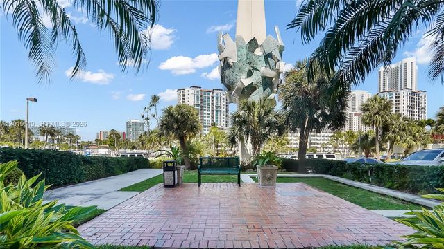 300 Bayview Dr 307, Sunny Isles Beach, FL 33160