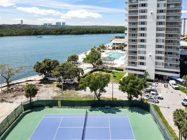 300 Bayview Dr 307, Sunny Isles Beach, FL 33160
