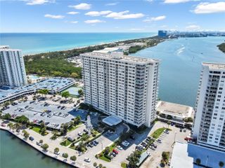 300 Bayview Dr 307, Sunny Isles Beach, FL 33160
