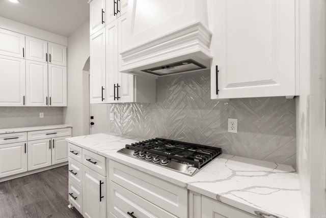 6193 Creekwater Drive, Alexander, AR 72002