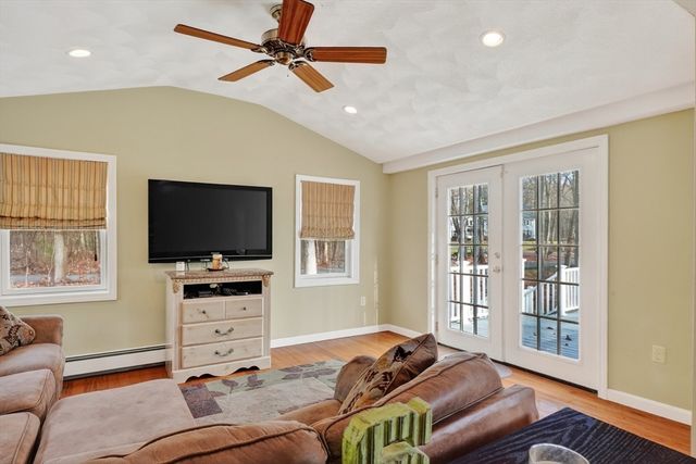 21 Fairbanks Rd, Chelmsford, MA 01824