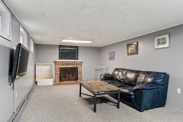 21 Fairbanks Rd, Chelmsford, MA 01824