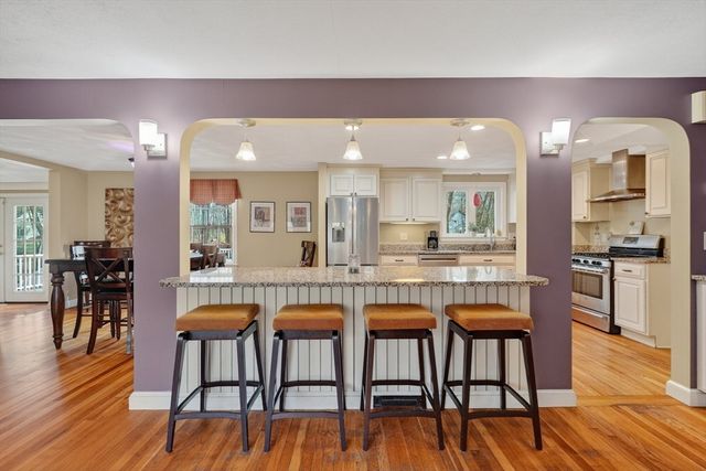 21 Fairbanks Rd, Chelmsford, MA 01824