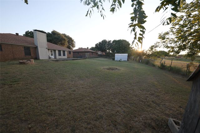 2204 Towne North Drive, Cleburne, TX 76033