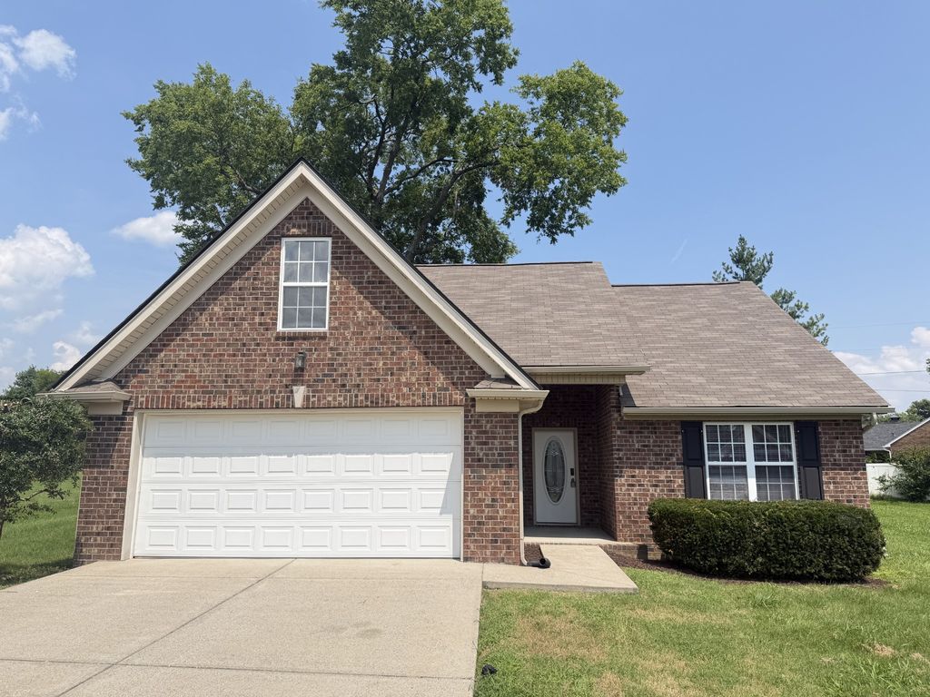 1008 Monticello Pl, Gallatin, TN 37066