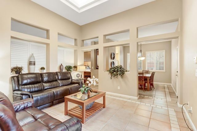 3404 Grimshaw Way, Elk Grove, CA 95758