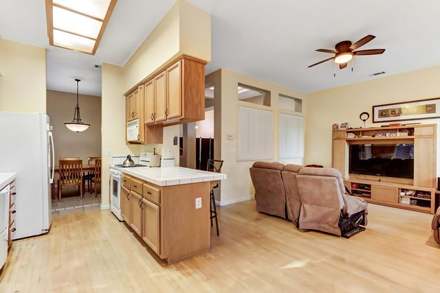 3404 Grimshaw Way, Elk Grove, CA 95758