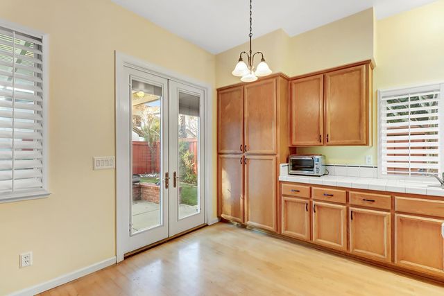 3404 Grimshaw Way, Elk Grove, CA 95758