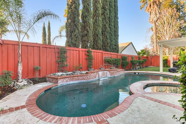 3404 Grimshaw Way, Elk Grove, CA 95758