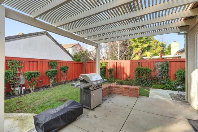 3404 Grimshaw Way, Elk Grove, CA 95758