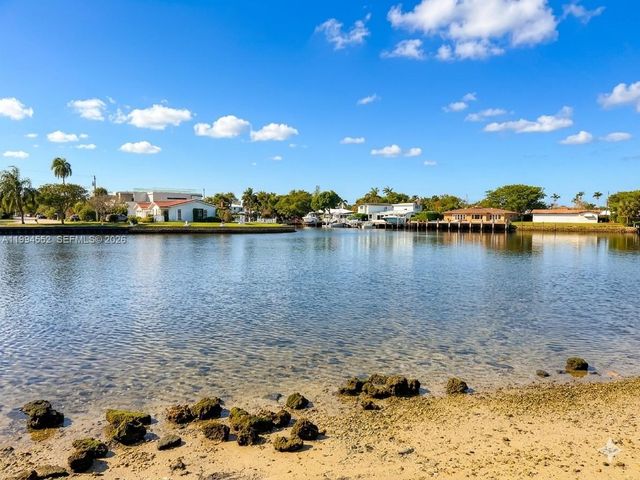 1881 Middle River Dr 704, Fort Lauderdale, FL 33305