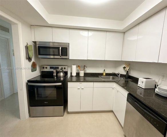 1881 Middle River Dr 704, Fort Lauderdale, FL 33305