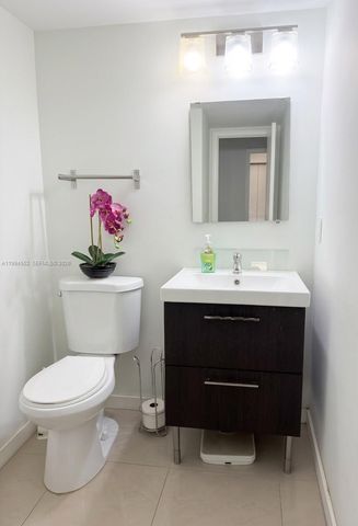 1881 Middle River Dr 704, Fort Lauderdale, FL 33305