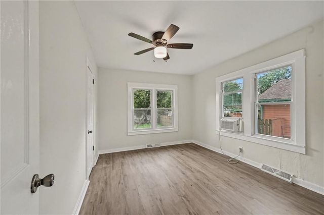 619 S Ash Avenue, Independence, MO 64053