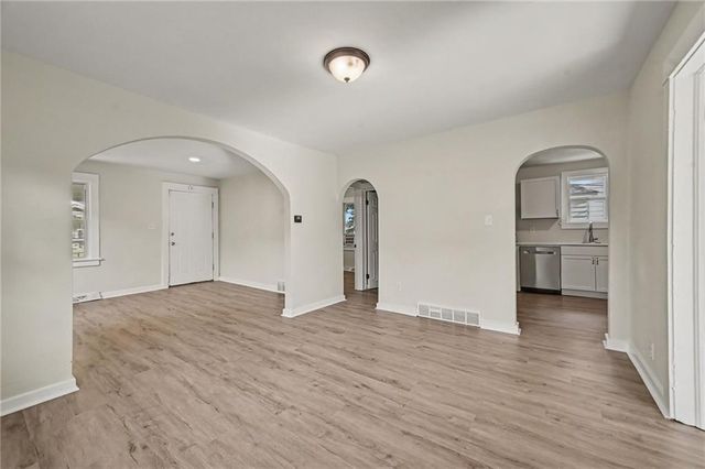 619 S Ash Avenue, Independence, MO 64053