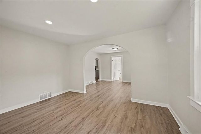 619 S Ash Avenue, Independence, MO 64053