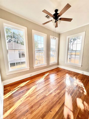 1530 W Woodard Street, Denison, TX 75020