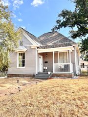 1530 W Woodard Street, Denison, TX 75020